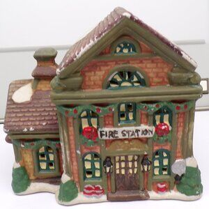 Cobblestone Corners Village FIRE STATION Ceramic Building 2001 Vintage No Light